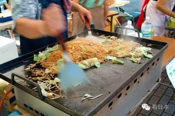 美食与音乐盛宴，难忘的美食音乐节之旅