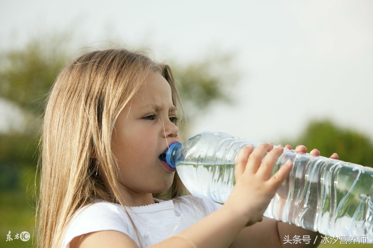 如何通过饮食调节改善身体代谢功能