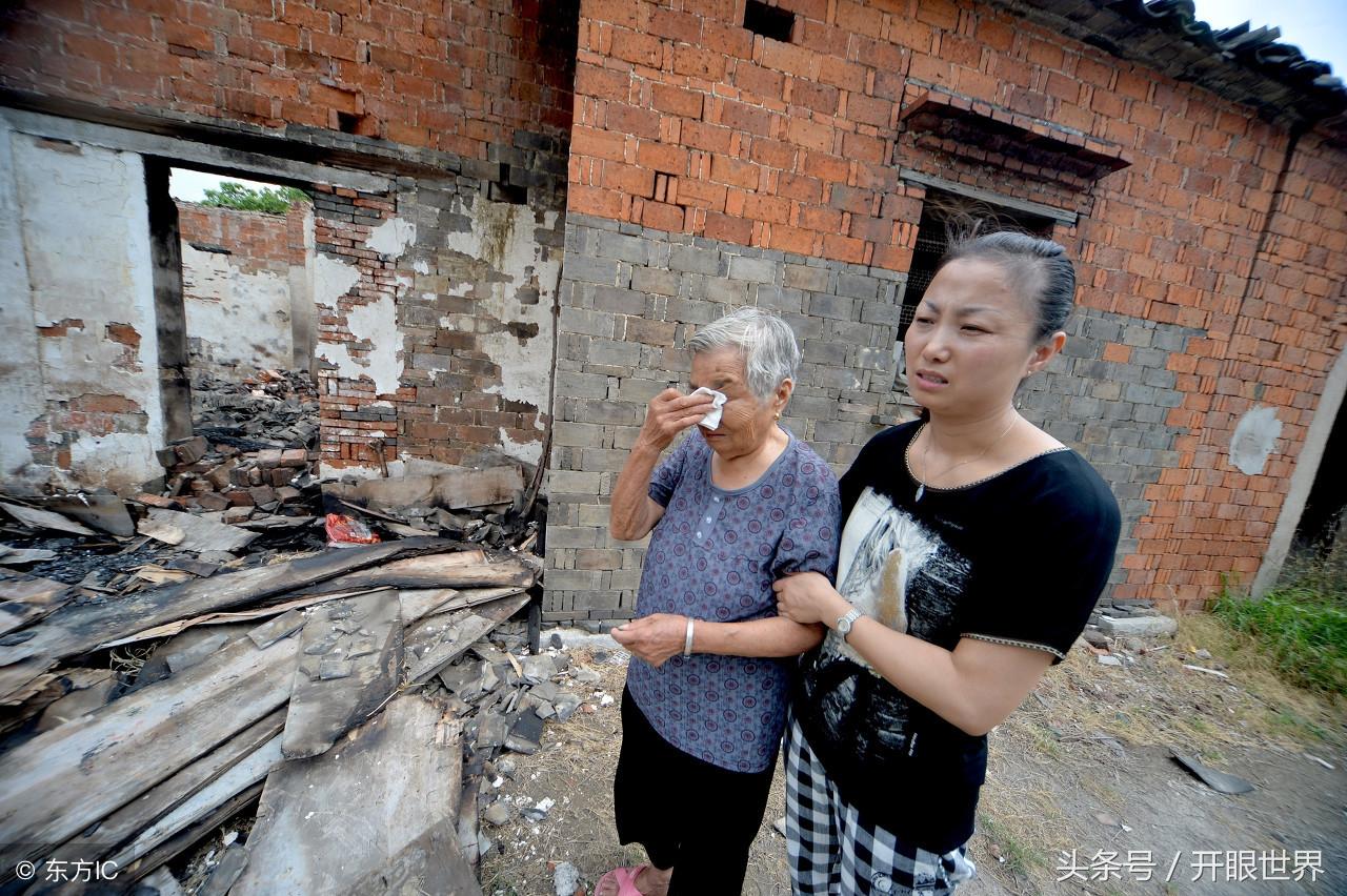 爸爸想到女儿嫁人破防大哭